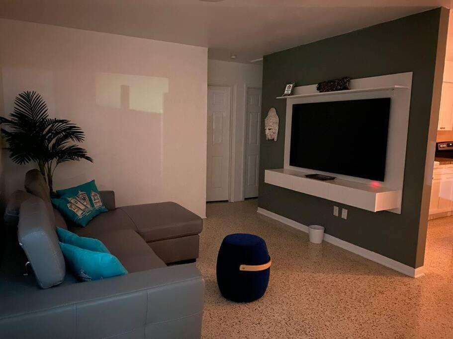 Stayover In Miami Home 2Br - 1Bth - Free Parking Ngoại thất bức ảnh