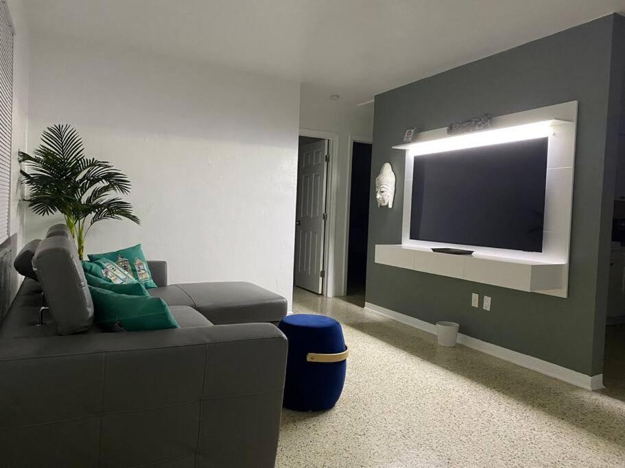 Stayover In Miami Home 2Br - 1Bth - Free Parking Ngoại thất bức ảnh