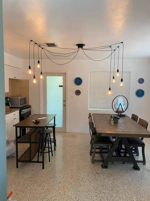 Stayover In Miami Home 2Br - 1Bth - Free Parking Ngoại thất bức ảnh